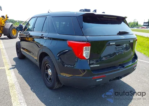 2023 Ford Police Interceptor z USA, uszkodzony, nr VIN 1FM5K8AB1PGC18265